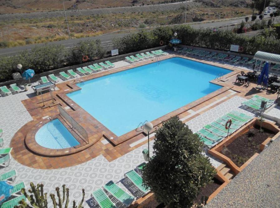 La Puesta Del Sol Apartment San Bartolomé Luaran gambar